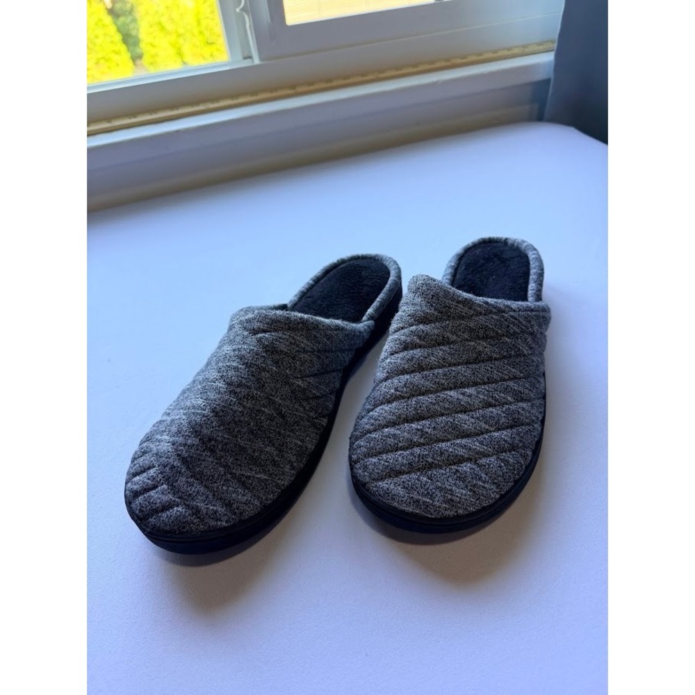 Isotoner Womens Heathered Grey Quilted Clog Slippers Size 9.5-10 L Heather Grey